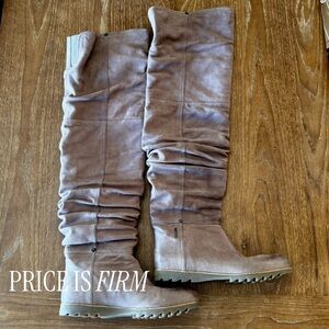 EUC taupe slouchy Prada flat calfskin boots 39 / 8
